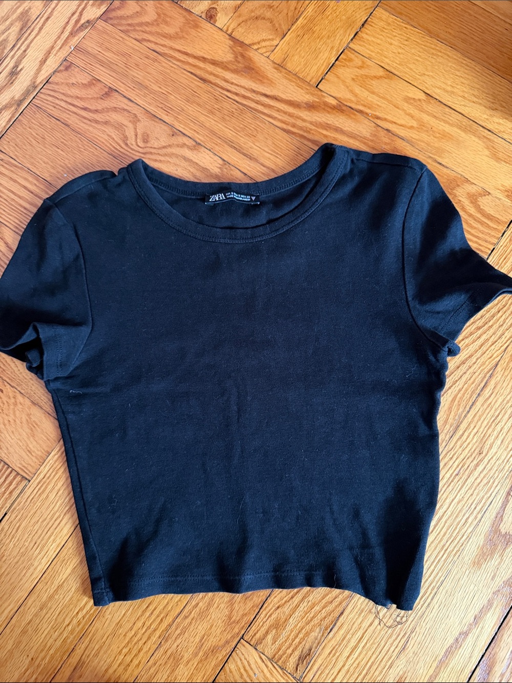 Zara Black Crewneck Cropped Tee